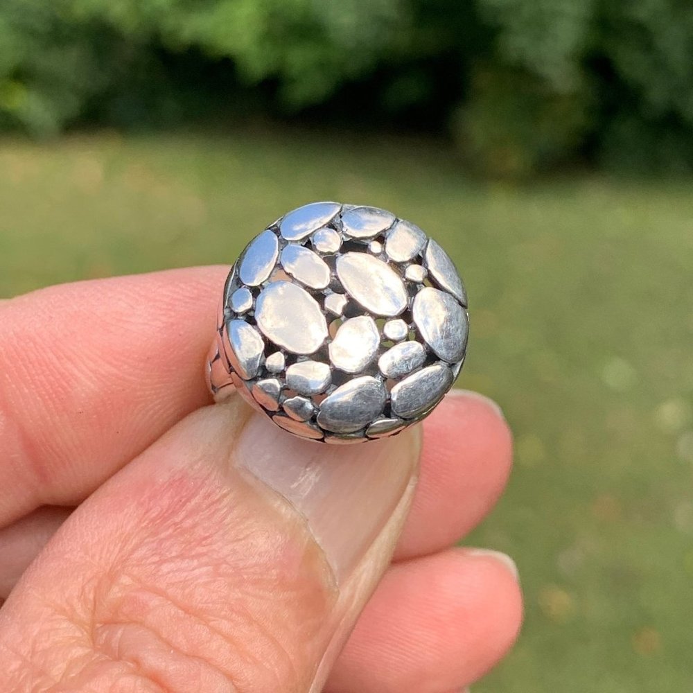 Trendy Sterling Silver Women's Ring with Ornate Band - Size 6